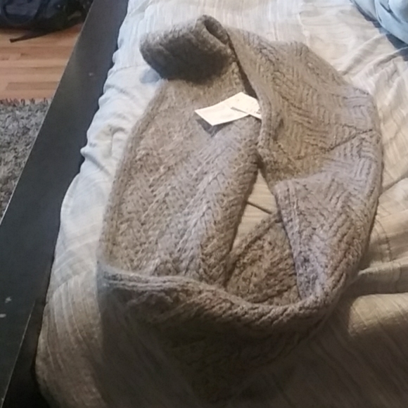 Scarf - Picture 2 of 2